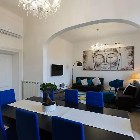 Iron Santa Maria Apartment *