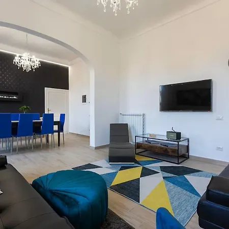 Iron Santa Maria Apartment *