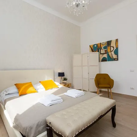 Iron Santa Maria Apartment Rome