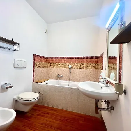 Gandino House At Vatican Apartment *