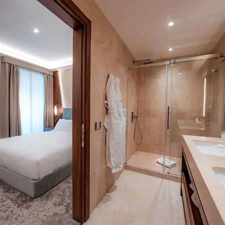 Via Veneto - L'essenza Di Hotel