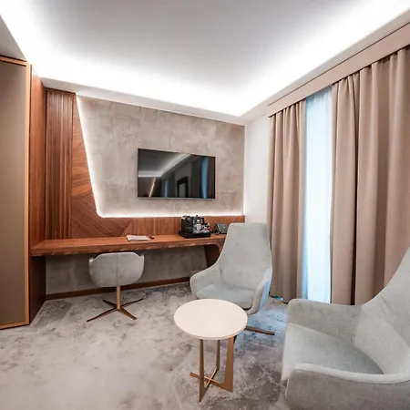 Hotel Via Veneto - L'essenza Di *