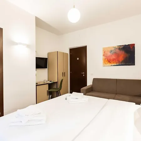 Renovated 2-bdr Flat Statuto - Zen 51 Apartment *