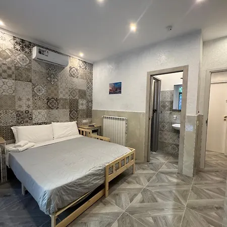 Luxor Eco Casa E Per Vacanze In Centro Piazza Bologna, Colosseo, Piazza Di Spagna, Vaticano, San Pietro, Sapienza, Fontana Di Trevi, Piazza Navona, Trastevere, Tiburtina, Termini, Aeroporto Bed & Breakfast