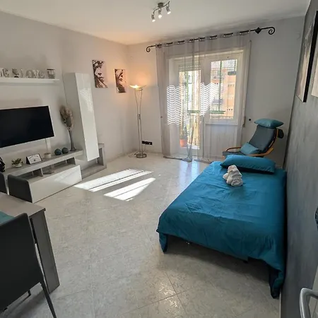 Apartment At Eria's House - 100 M Metro A Subaugusta *
