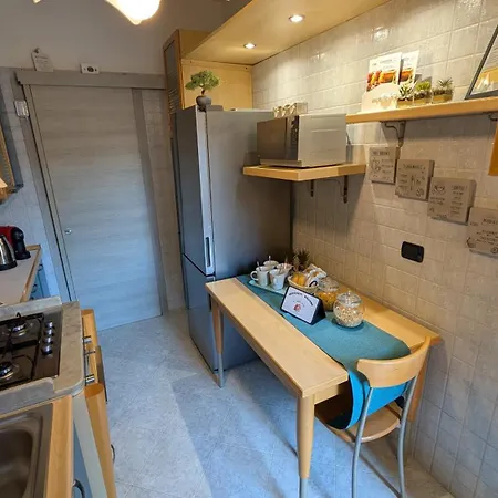 Apartment At Eria's House - 100 M Metro A Subaugusta *
