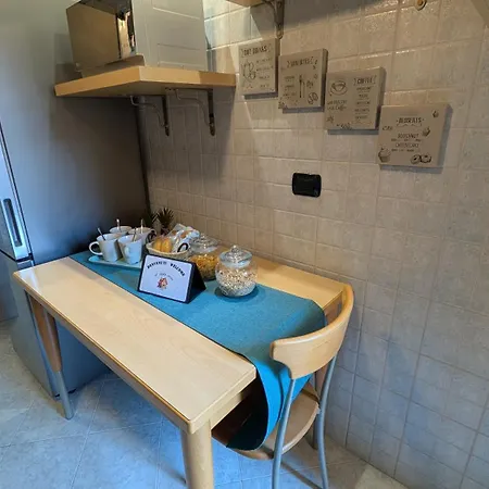 Apartment At Eria's House - 100 M Metro A Subaugusta Rome