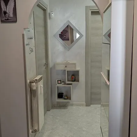 Apartment At Eria's House - 100 M Metro A Subaugusta