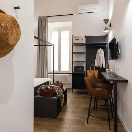 Style & Stone Guest house *