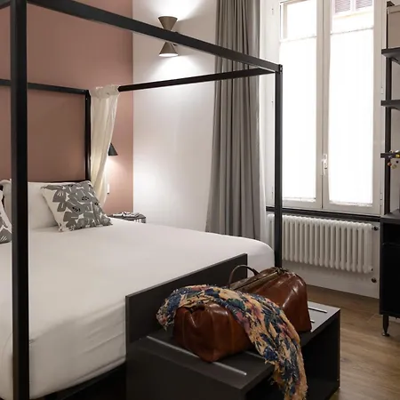 Style & Stone Guest house *