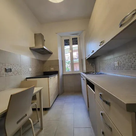 Dream House Re Di - 50mt To Metro Station, Position, 4pax, 2bdr Apartment *