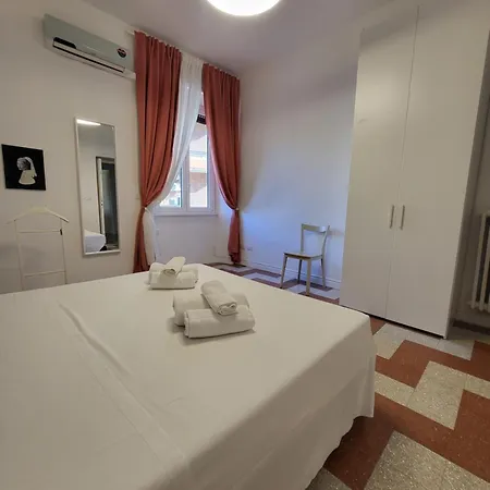 Apartment Dream House Re Di - 50mt To Metro Station, Position, 4pax, 2bdr Rome