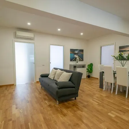 Cozy & Luxury In Apartment