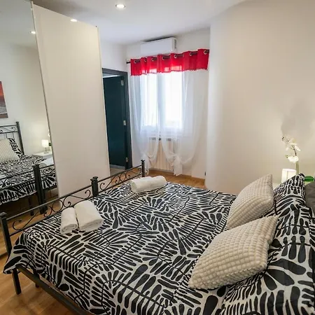 Cozy & Luxury In Apartment