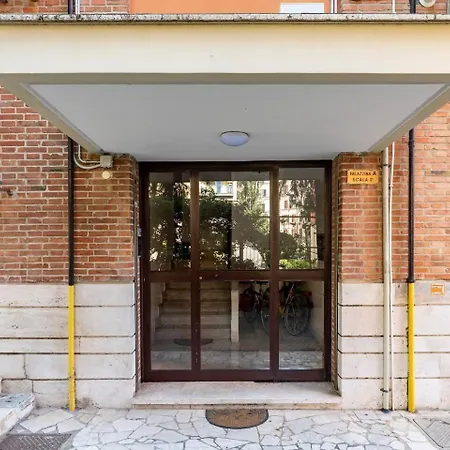 Brunetta Cozy Apartmentmetro B Apartment Rome