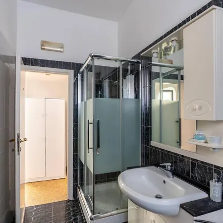 Brunetta Cozy Apartmentmetro B