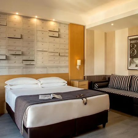 Royal Court Hotel 4*