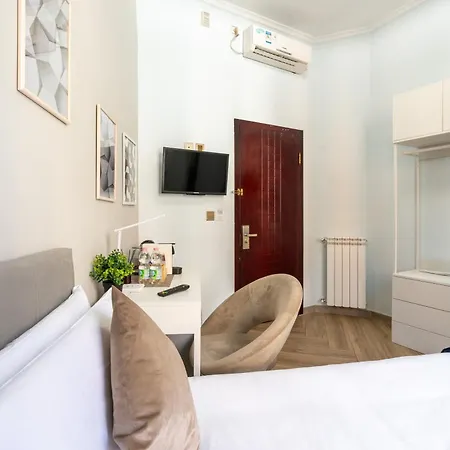 Portafortuna - Close To Colosseum Guest house