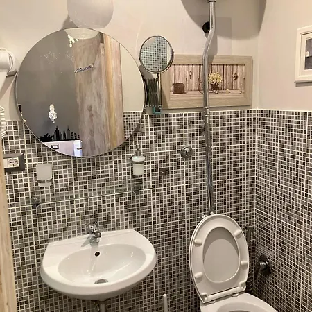 Guest house Domus Ferruccio 2*