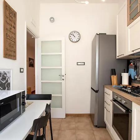 Carpegna Park By Cornelia Subway Apartment