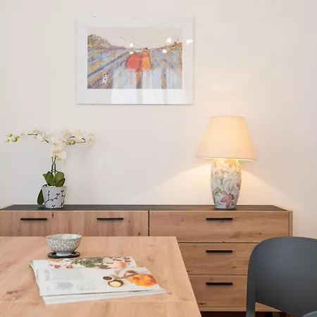 Carpegna Park By Cornelia Subway Apartment