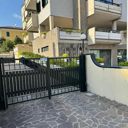 La Casa Del Tomo