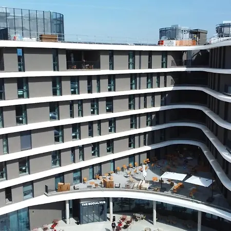 Hotel The Social Hub 4*