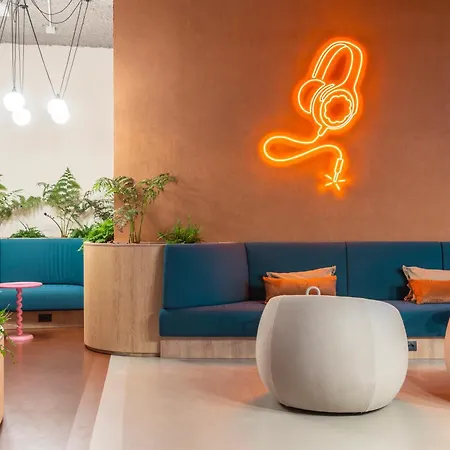 The Social Hub Hotel 4*