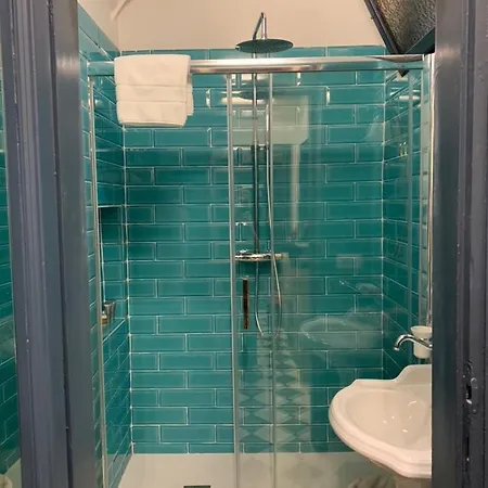 Santa Monica Apartment *