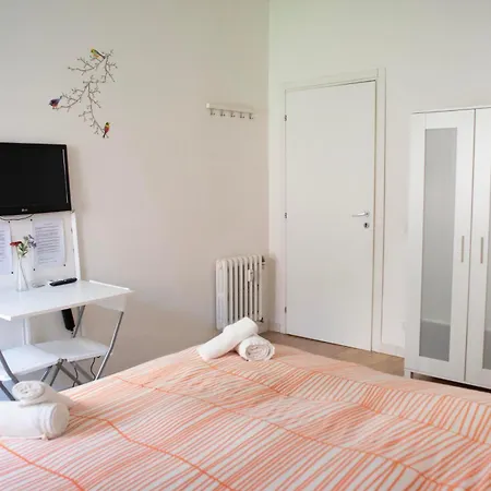 Homestay Cozy Piramide Rome