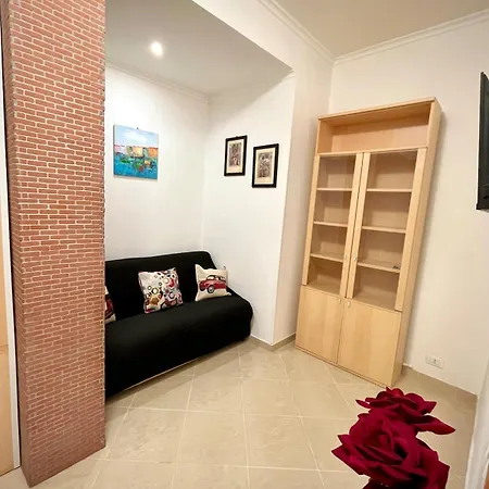 Holiday home 700 Meters From The Metro