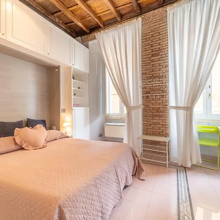 Secret Retreat In The Heart Of The Ghetto By Houseeds Apartment