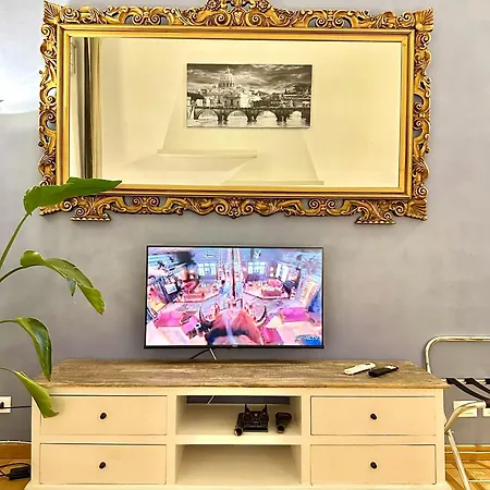 Vacanze Romane Basilica Apartment *