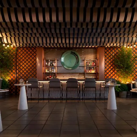 Mate Collection Mia, Colosseum Hotel