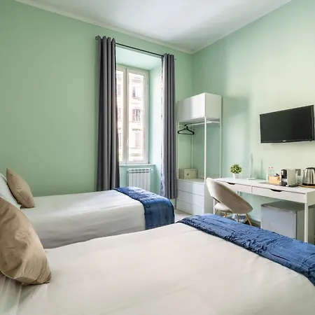 Leoni Di Giada - Close To Station 3* Rome