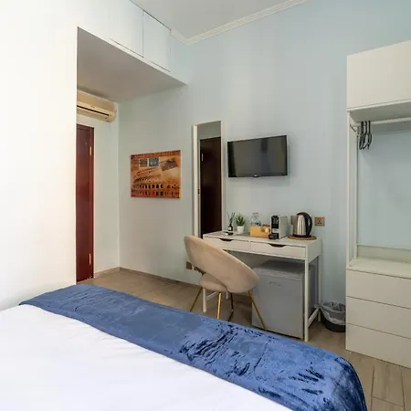 Leoni Di Giada - Close To Station 3*