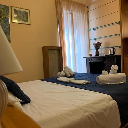 4 Season Bed & Breakfast Rome