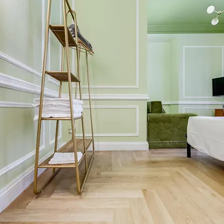 Bed & Breakfast Hold - Luxury 2*