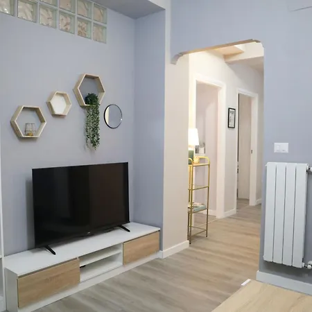 Sara's - Modern Near Metro, Perfect For Families And Groups In Apartment *