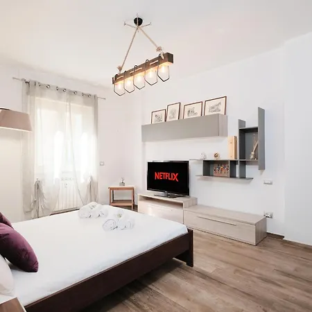 Apartment A Few Minutes From The Colosseum - Free Wi-fi & Netflix