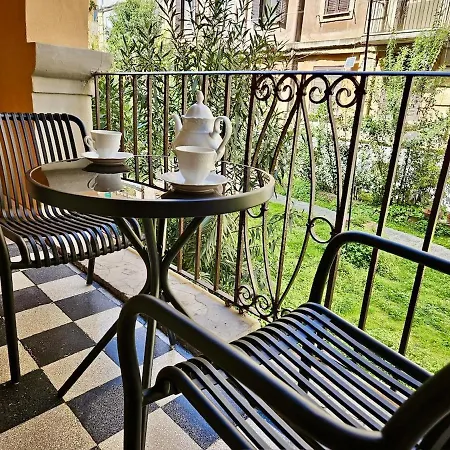 Elegant With Balcony Near The Center Apartment Rome