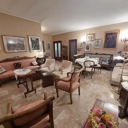 La Casa Dei Nonni Al Vaticano *
