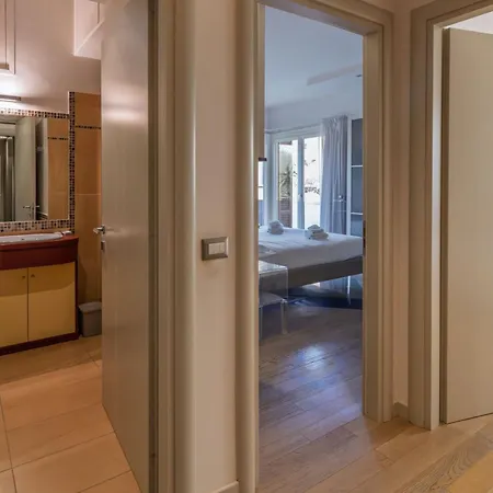 Ada - Parioli Apartment