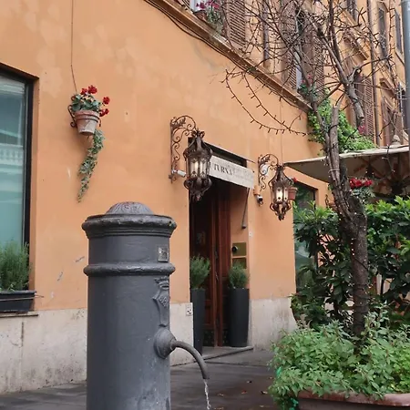 Giuturna Boutique 3*