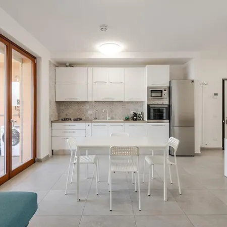 Apartment La Casa Di Valeria Con Piscina Rome