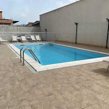 La Casa Di Valeria Con Piscina Apartment