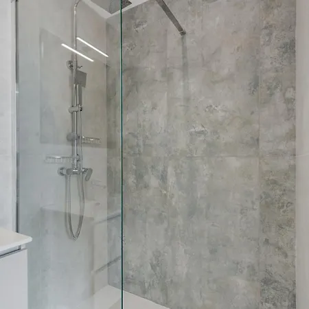 Delina- Luxury Metro A Apartment *