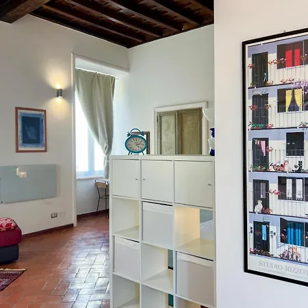 Pantheon Apartment