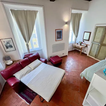 Pantheon Apartment