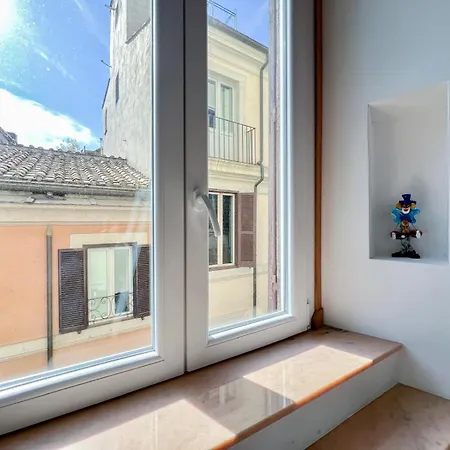 Pantheon Apartment